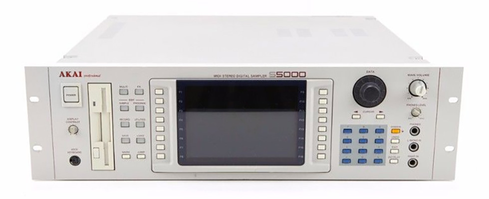 Akai S5000 sampler